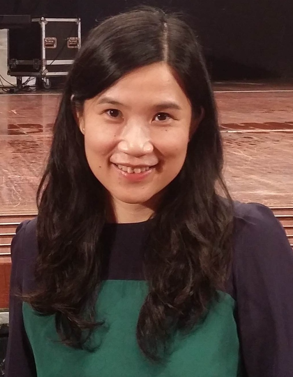 Dr. Carmen FUNG